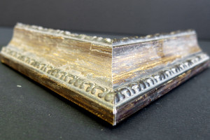 old fashioned picture frame